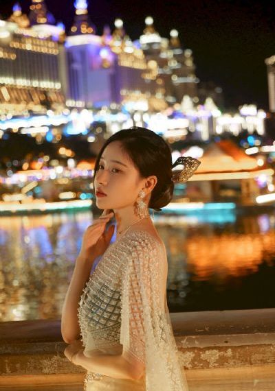 《纯白轮舞曲》
