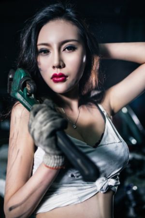 年轻的女教师2中文字