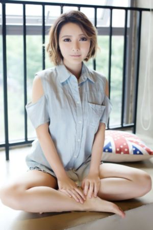 《年轻女教师3》