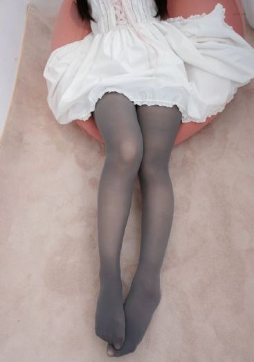 年轻大胸女教师3